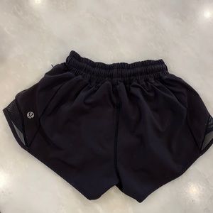 Lululemon Hotty Hot Black short, 2.5”, size 0
